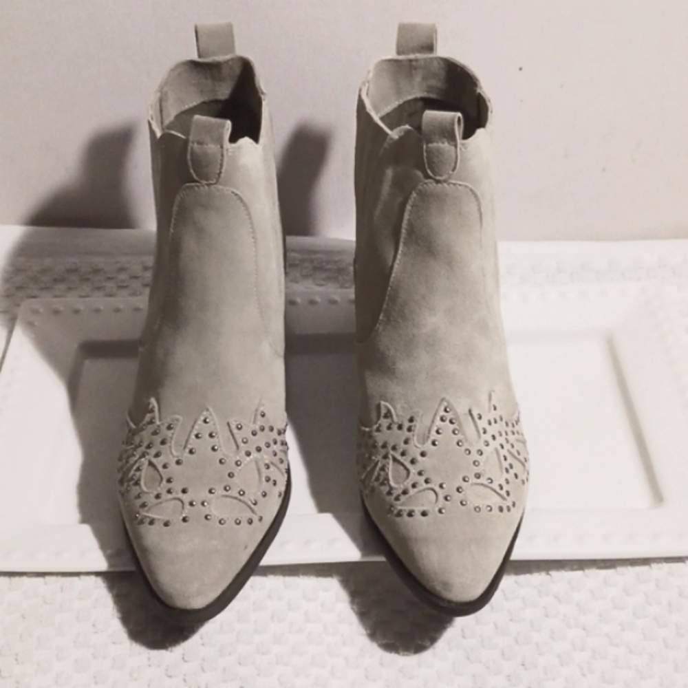 Gorgeous! Amuse Society Matisse Leather Boots,  Studded Western Design.  10 New*